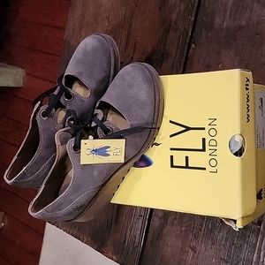 NWT Fly London Nely - Diesel suede